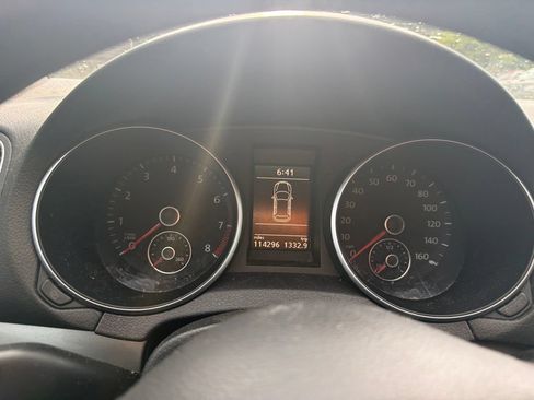 Used 2012 Volkswagen Golf 4-Door FWD image 11
