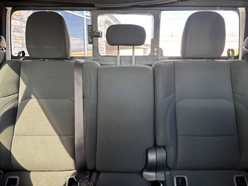 Used 2021 Jeep Gladiator Sport image 24