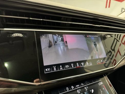 Used 2022 Audi Q8 Premium Plus image 31
