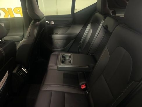 Used 2025 Volvo XC40 B5 Plus AWD/4WD image 31