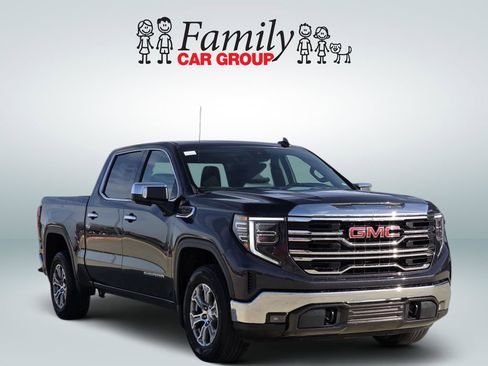 Used 2024 GMC Sierra 1500 SLT image 2