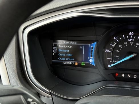 Used 2019 Ford Fusion SE FWD image 27