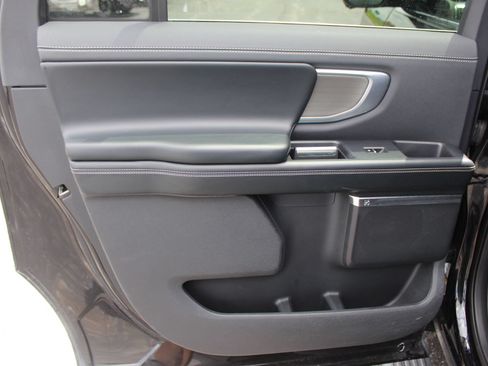 Used 2025 Ford Expedition Max Platinum AWD/4WD image 22
