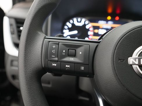 Certified 2023 Nissan Rogue SV image 17