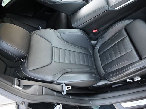 Used 2022 BMW 430i Coupe w/ Premium Package 2 image 16