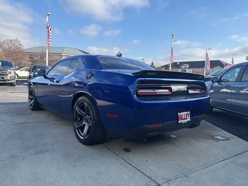 Used 2018 Dodge Challenger SRT Hellcat image 7
