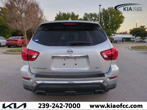 Used 2020 Nissan Pathfinder SL image 6