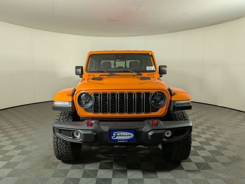 New 2025 Jeep Gladiator Rubicon w/ Convenience Group image 2