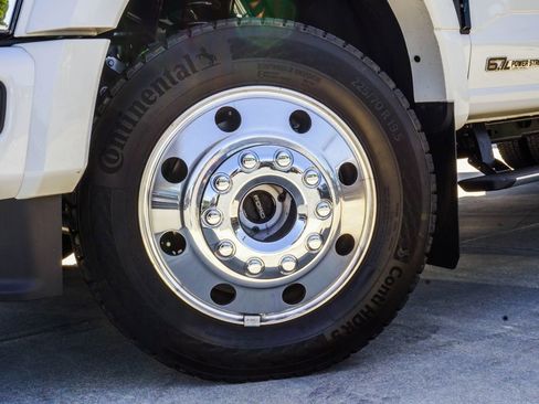 Used 2025 Ford F450 Platinum AWD/4WD image 3