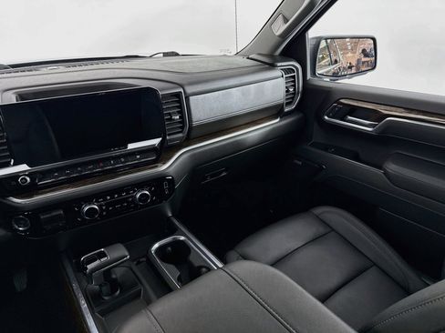 Used 2025 GMC Sierra 1500 Elevation w/ Elevation Premium Package AWD/4WD image 23