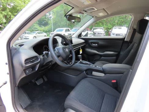 New 2026 Honda HR-V LX image 2