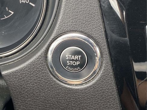 Used 2018 Nissan Rogue SL AWD/4WD image 22