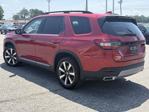 Used 2024 Honda Pilot Touring image 5