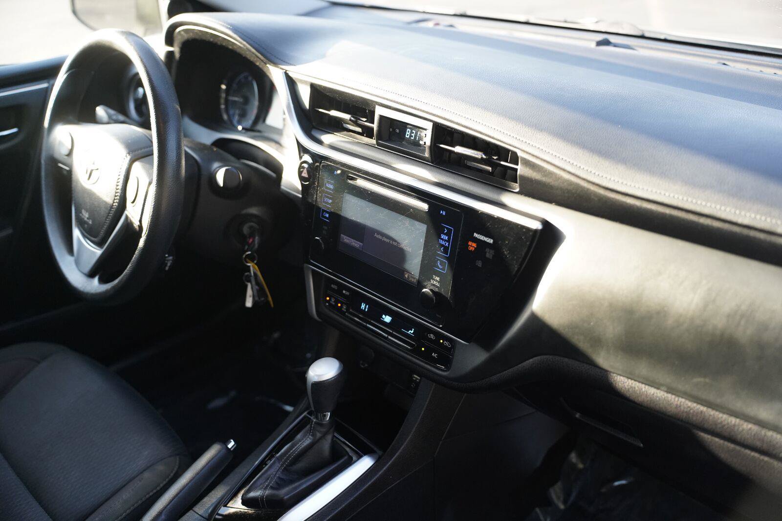 Used 2017 Toyota Corolla LE FWD image 23