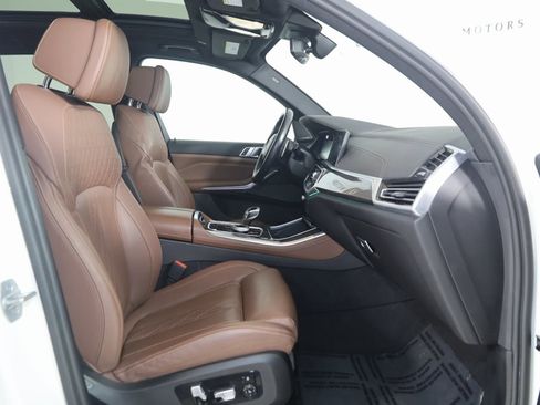 Used 2023 BMW X5 M50i w/ Executive Package image 13