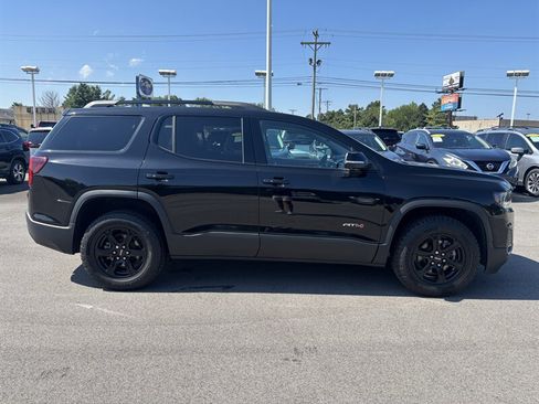 Used 2022 GMC Acadia AT4 w/ Technology Package AWD/4WD image 2
