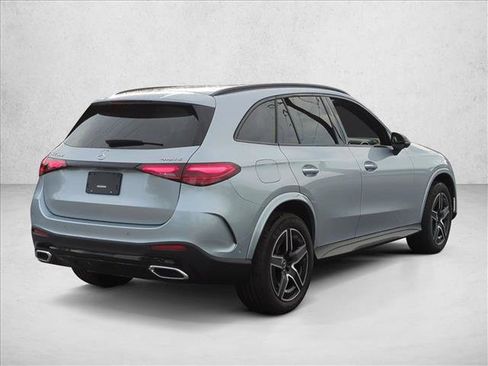 Used 2024 Mercedes-Benz GLC 300 4MATIC image 5