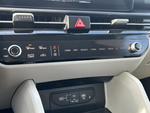 Used 2026 Kia Sportage EX image 20