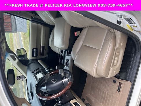 Used 2017 Toyota Sequoia Platinum image 32