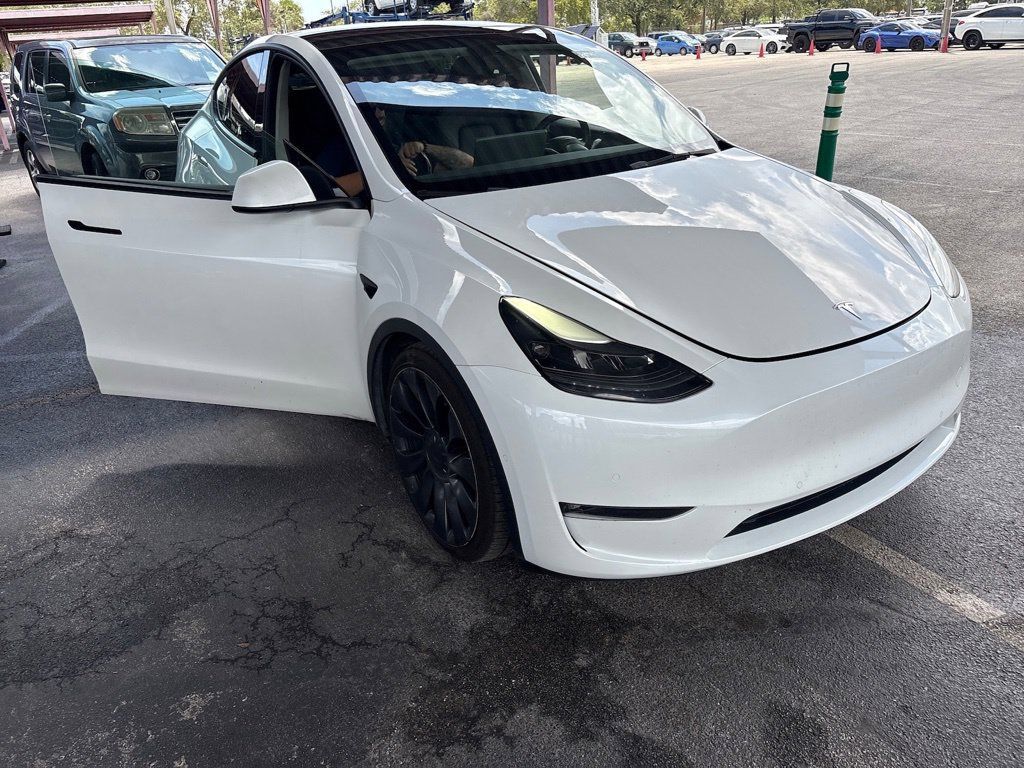 Used 2022 Tesla Model Y Performance AWD/4WD image 2