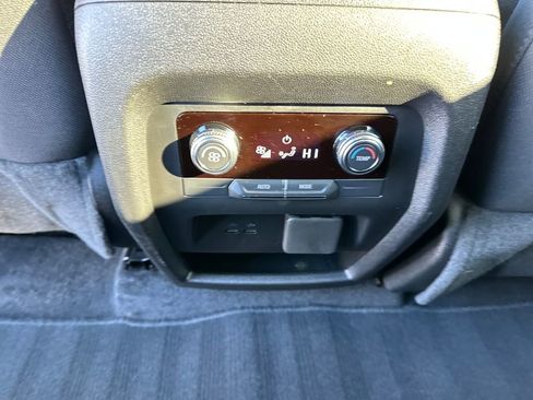 Used 2025 GMC Acadia Elevation image 34