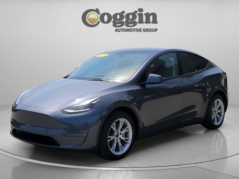Used 2023 Tesla Model Y Long Range AWD/4WD image 1