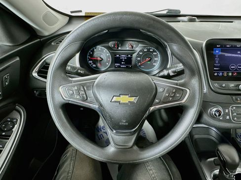 Used 2021 Chevrolet Malibu LT FWD image 11
