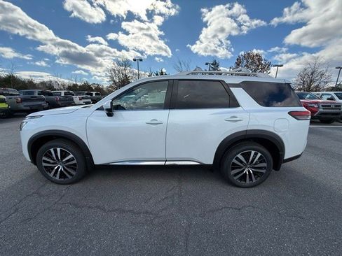 New 2025 Nissan Pathfinder Platinum w/ Cargo Package image 8
