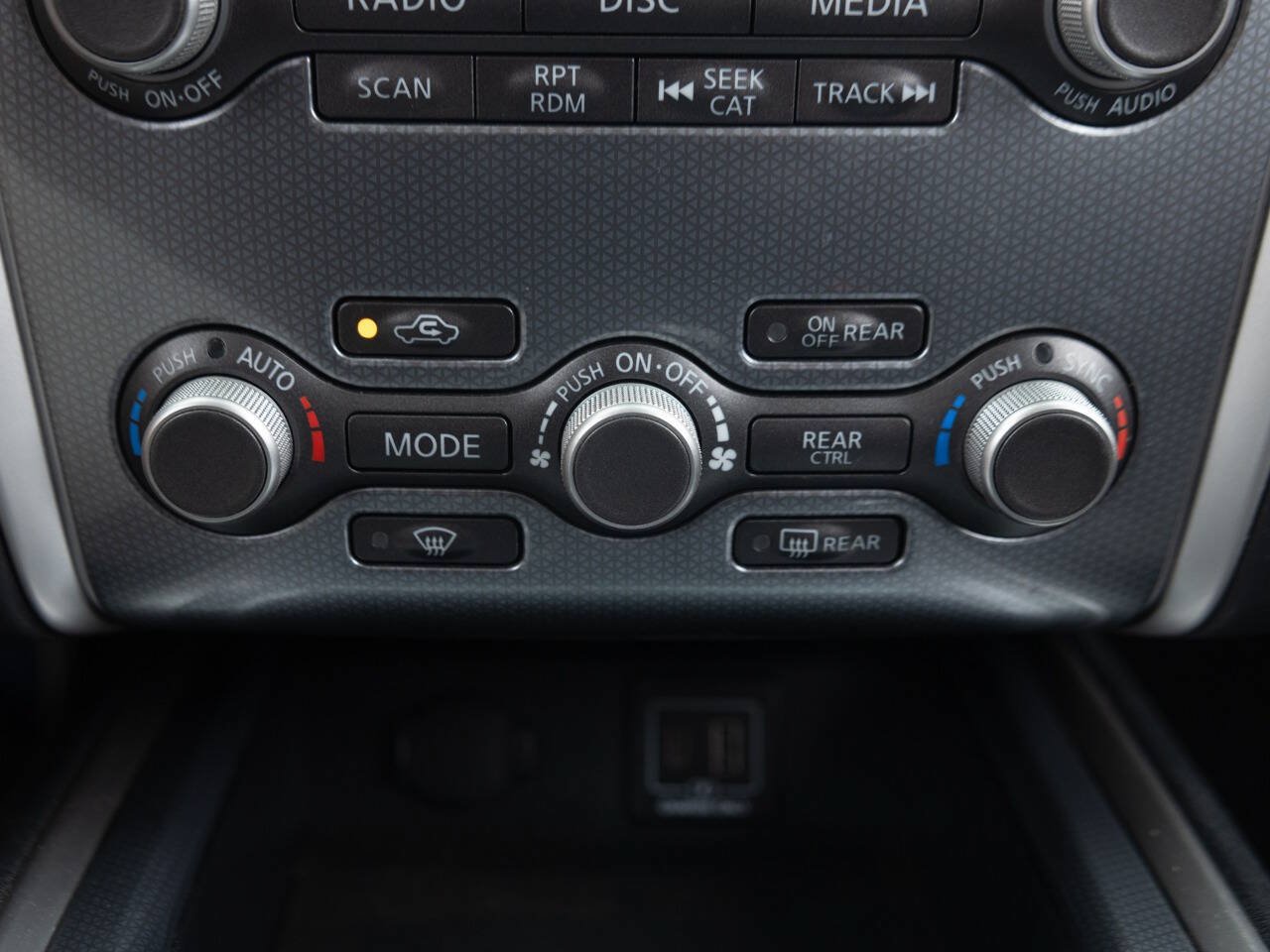 Used 2019 Nissan Pathfinder SL AWD/4WD image 36