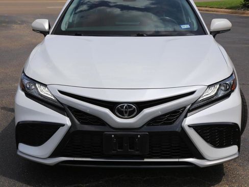 Used 2021 Toyota Camry XSE image 11