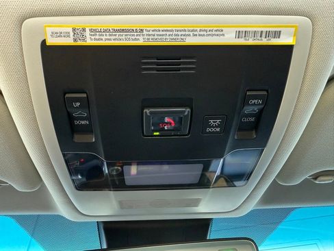 Certified 2025 Lexus ES 350 image 30