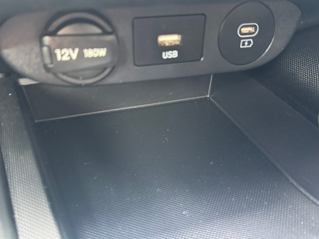 Used 2025 Hyundai Elantra SE FWD image 24