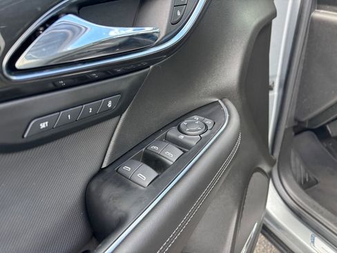 Used 2025 Buick Envision Preferred image 23