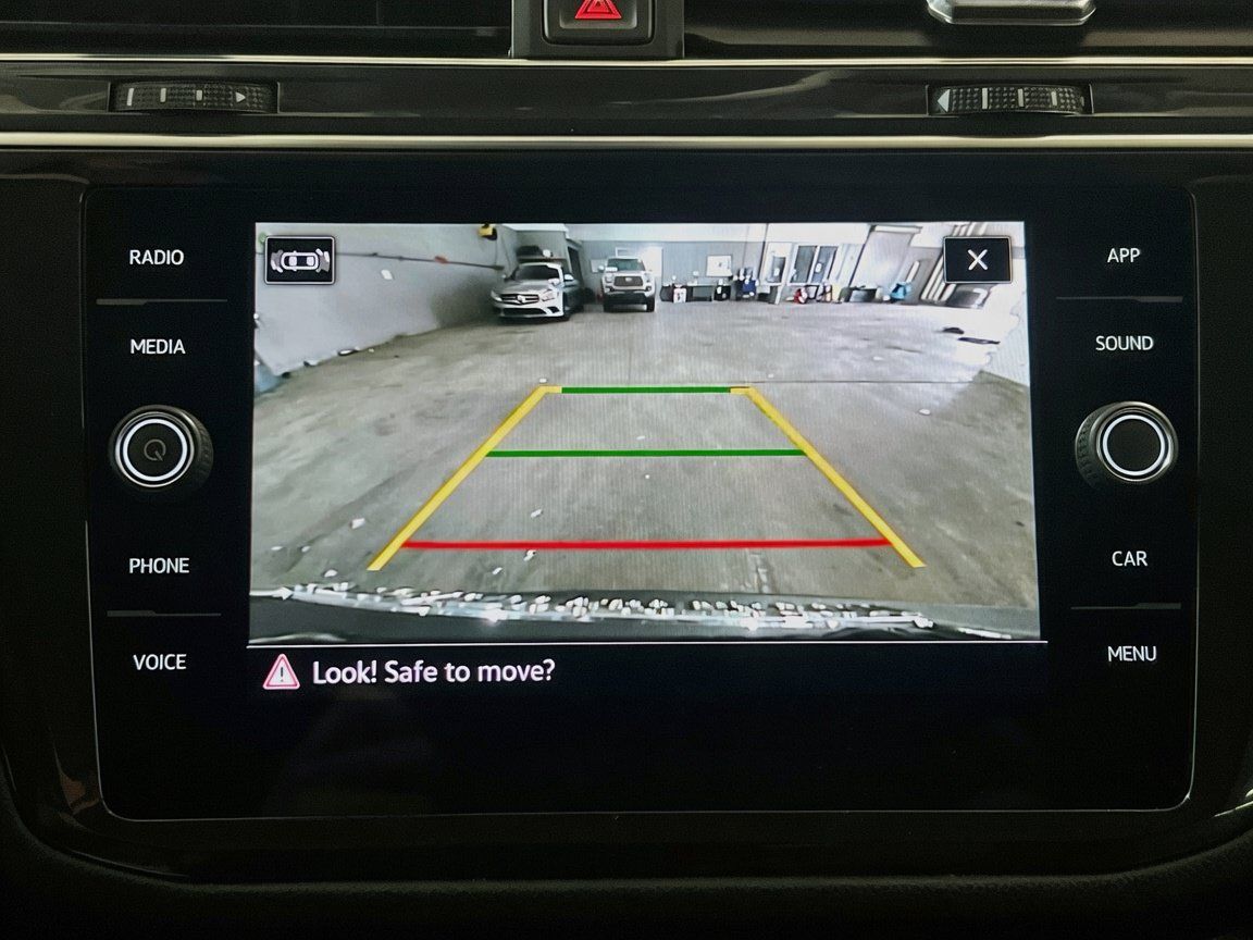 Used 2023 Volkswagen Tiguan SE FWD image 9