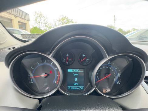 Used 2013 Chevrolet Cruze LS FWD image 14