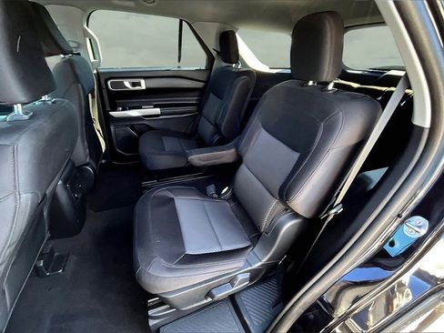 Used 2023 Ford Explorer XLT image 21