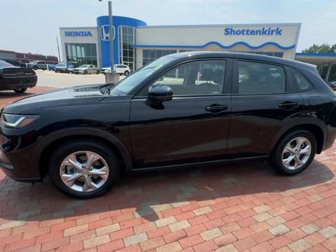Used 2024 Honda HR-V LX image 7