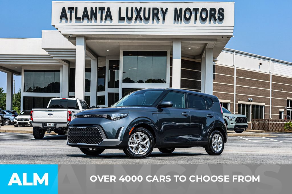 Used 2025 Kia Soul LX w/ LX Technology Package FWD image 2