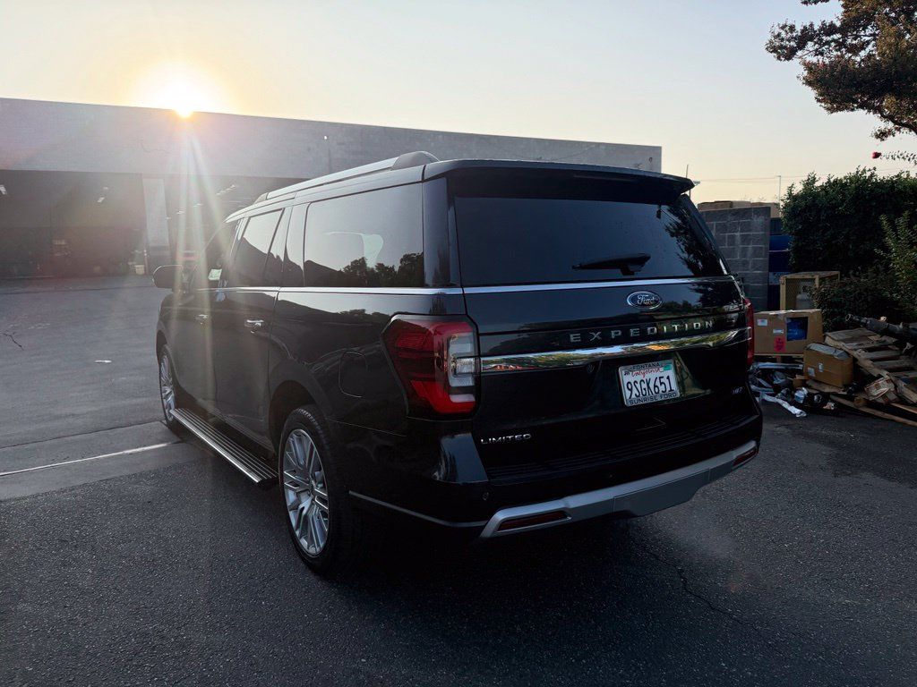 Used 2024 Ford Expedition Max Limited AWD/4WD image 4
