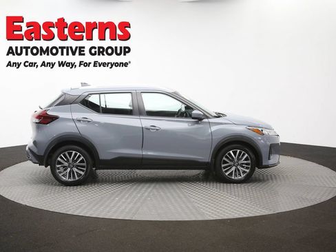 Used 2021 Nissan Kicks SV FWD image 44