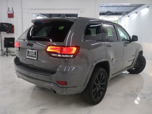 Used 2020 Jeep Grand Cherokee Altitude AWD/4WD image 8