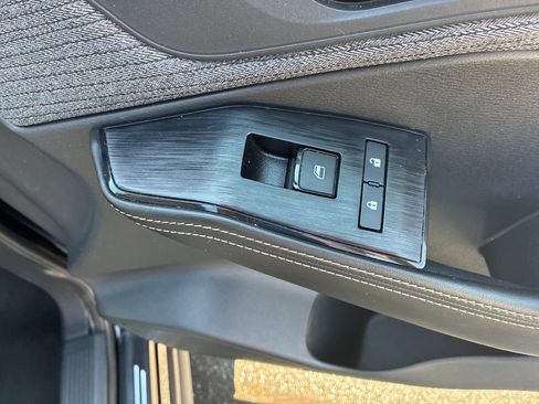 Used 2022 Nissan Rogue SV AWD/4WD image 11