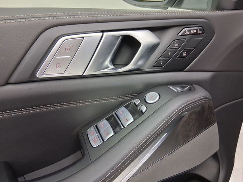 New 2026 BMW X7 xDrive40i w/ Premium Package image 12