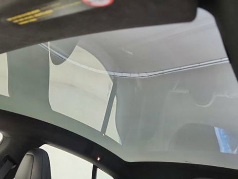 Used 2024 Tesla Model S image 59