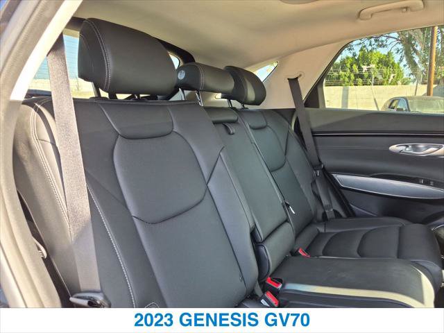 Used 2023 Genesis GV70 2.5T w/ Select Package AWD/4WD image 25