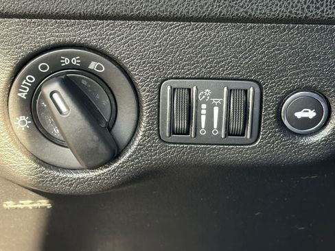 Used 2023 Dodge Charger SXT RWD image 18