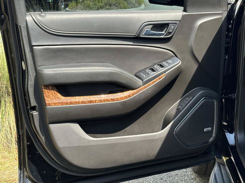 Used 2019 Chevrolet Tahoe Premier w/ RST Edition RWD image 18