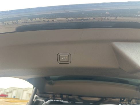 Used 2025 Cadillac Escalade ESV V w/ LPO, ONYX Package image 48