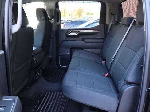 Used 2024 Chevrolet Silverado 1500 LT image 39