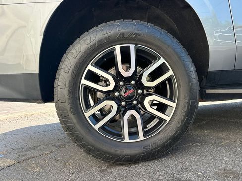 Used 2024 GMC Yukon XL AT4 w/ Technology Package AWD/4WD image 18